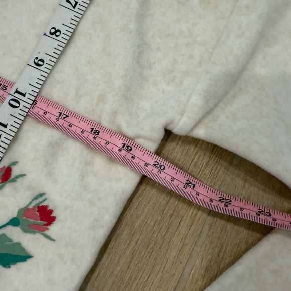 Muk Luks White Pajama / Sweats Set with Red Floral Design NWT - Picture 7 of 16